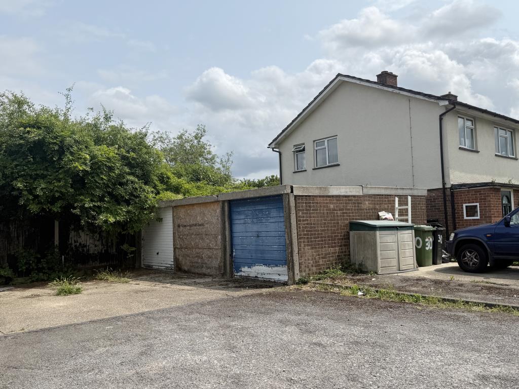 Lot: 10 - SIX GARAGES IN TWO BLOCKS OF THREE IN RESIDENTIAL AREA - Block B - Harvesters Road